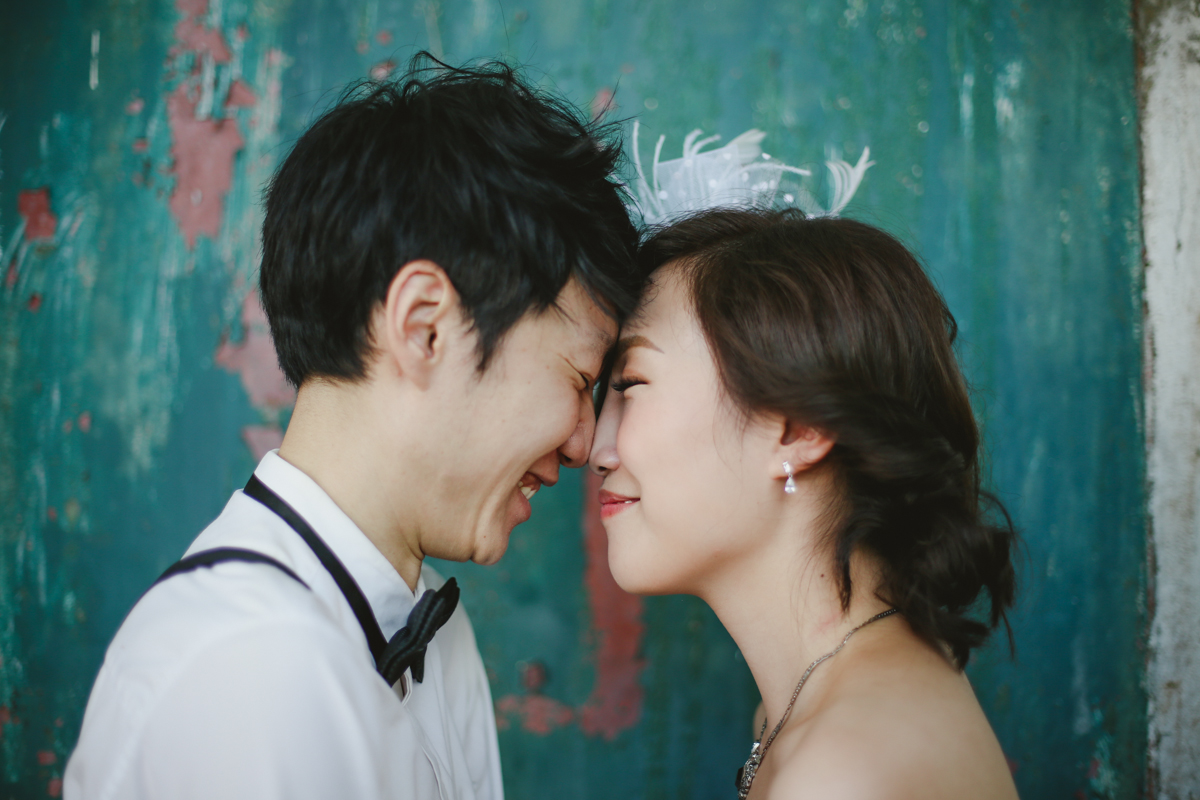 Vintage-look bride and groom portraits by Love oh love photography